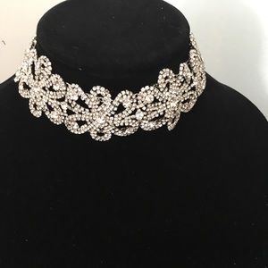 Get a free gift too! Holiday necklace